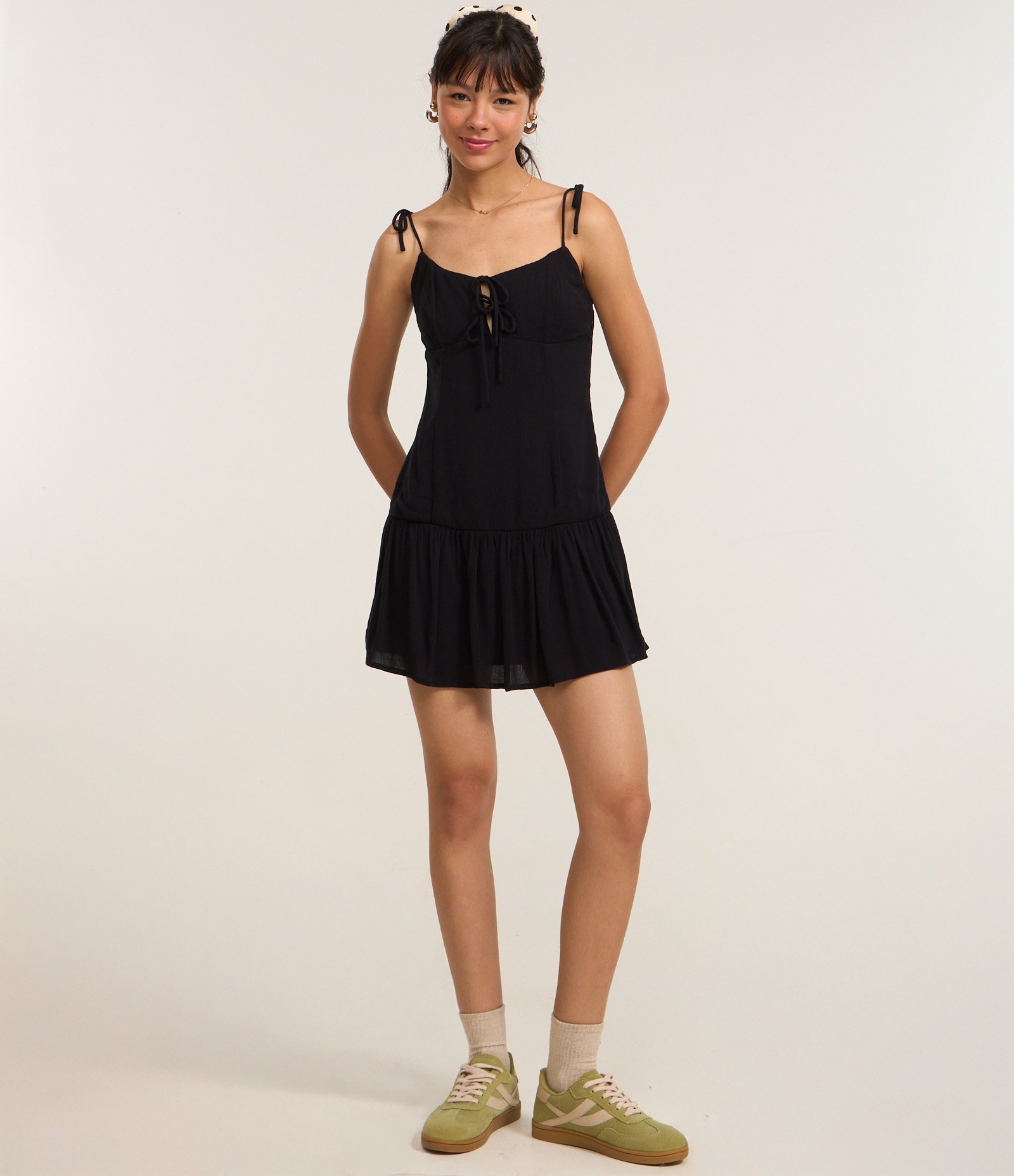 Vestido Curto em Creppe com Amarração nas Alças Preto 3