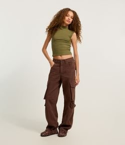 Calça Reta em Jeans com Bolso Cargo