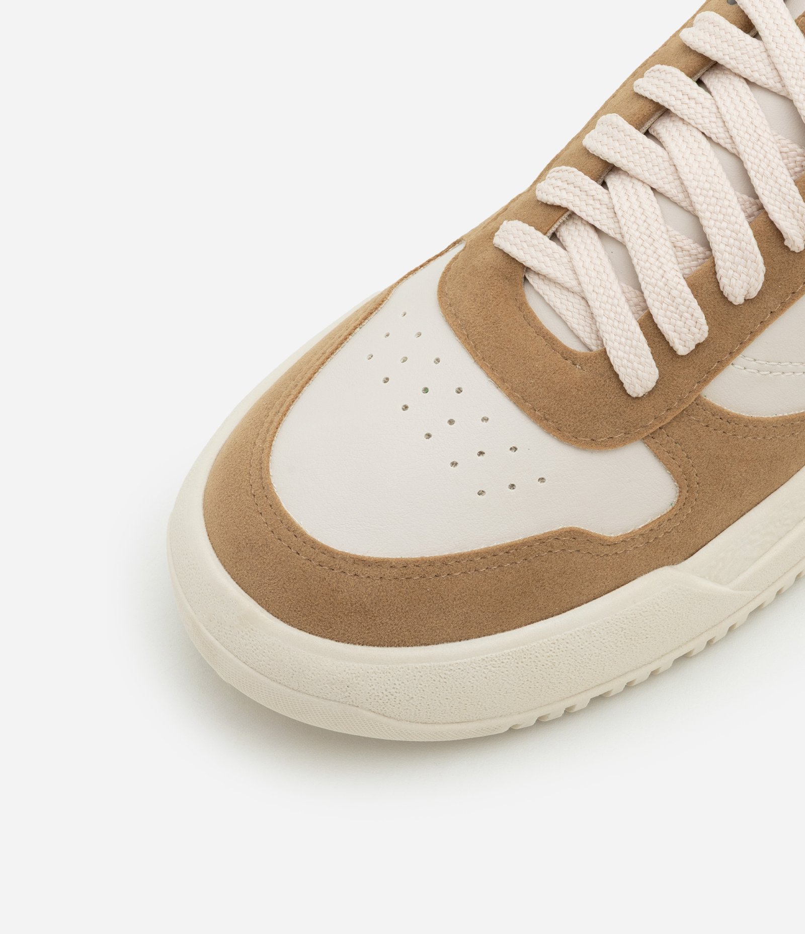 Tênis Casual em Pu com Recortes e Sola Bold Bege/Off White 4