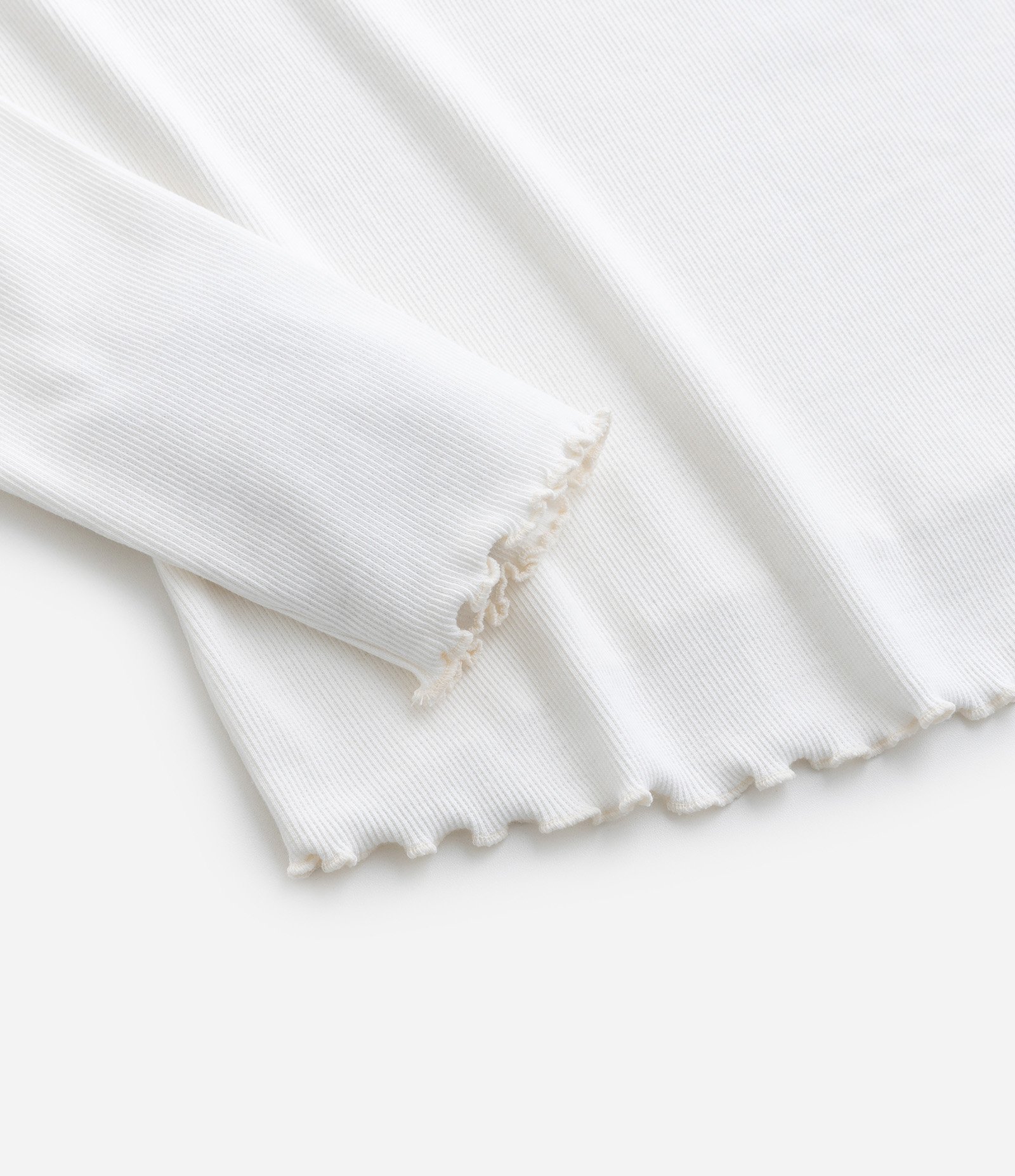 Blusa em Ribana com Bordado Coração Mickey Curve & Plus Size Branco 6