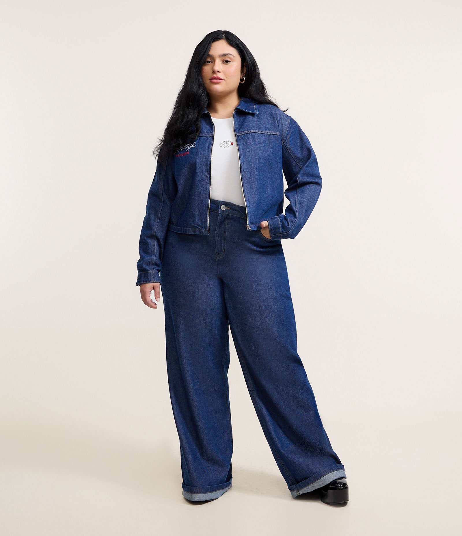 Blusa em Ribana com Bordado Coração Mickey Curve & Plus Size Branco 3