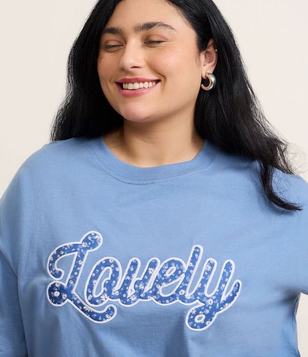 Camiseta em Malhão com Bordado Lovely Curve & Plus Size