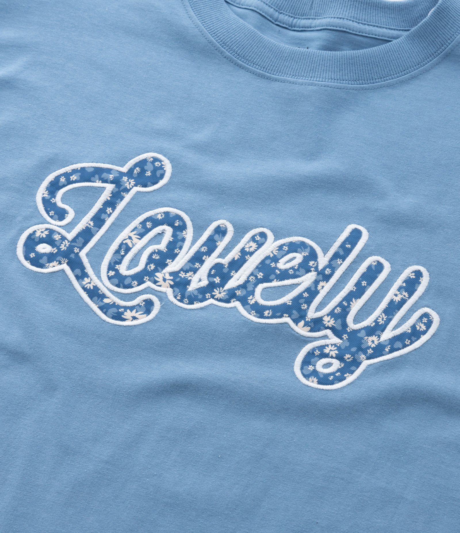 Camiseta em Malhão com Bordado Lovely Curve & Plus Size Azul 6