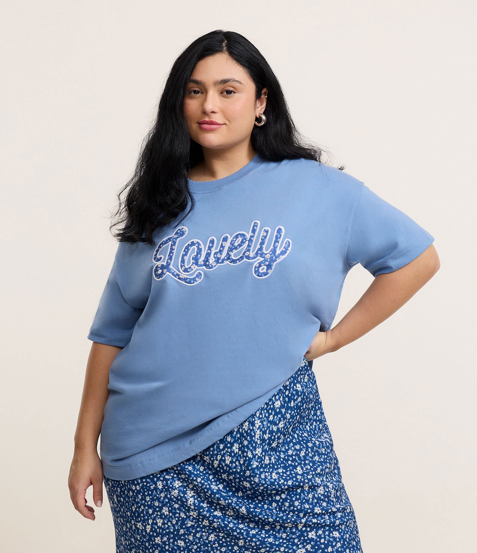 Camiseta em Malhão com Bordado Lovely Curve & Plus Size Azul 1