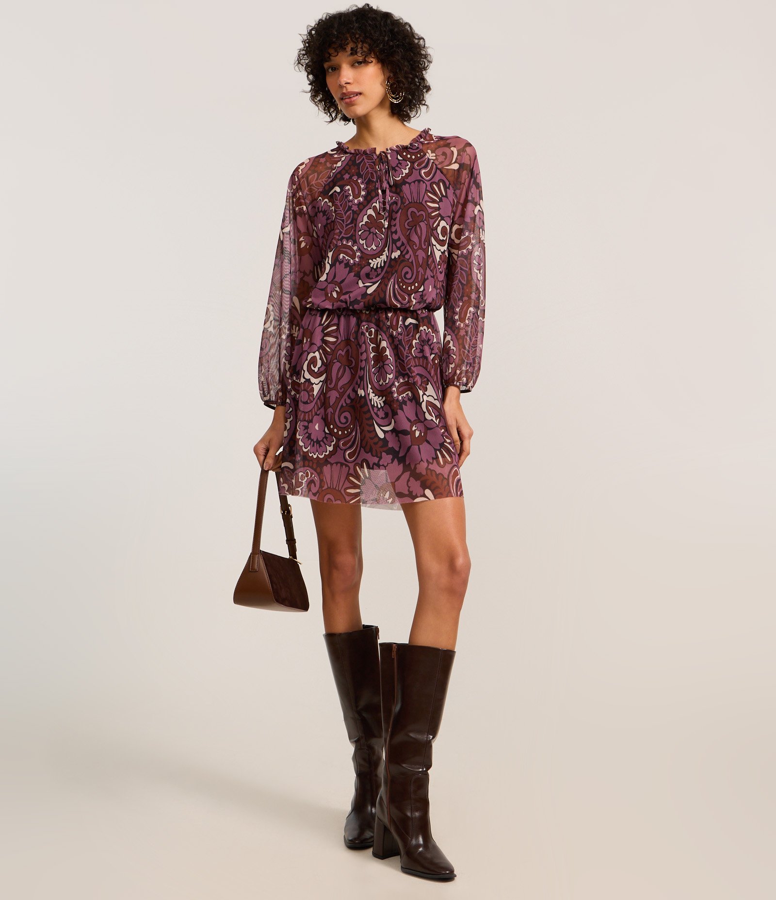 Vestido Curto em Tule com Estampa Paisley e Amarração Preto/Bordô 2