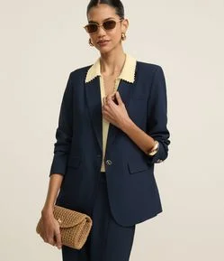 Blazer Comfort Alfaiatado com Botão Diferenciado e Lapelas