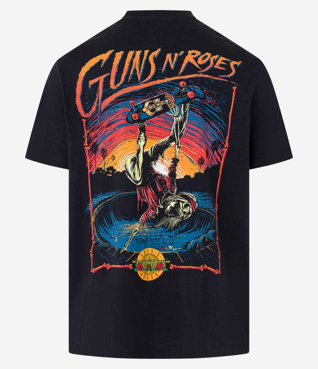 Camiseta Comfort em Algodão Guns N' Roses Caveira Skatista Preto