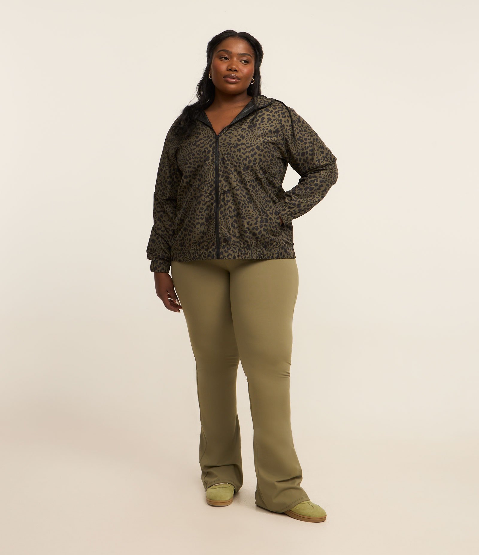 Jaqueta Corta Vento em Tecnologia Dry com Animal Print Curve & Plus Size Verde 2