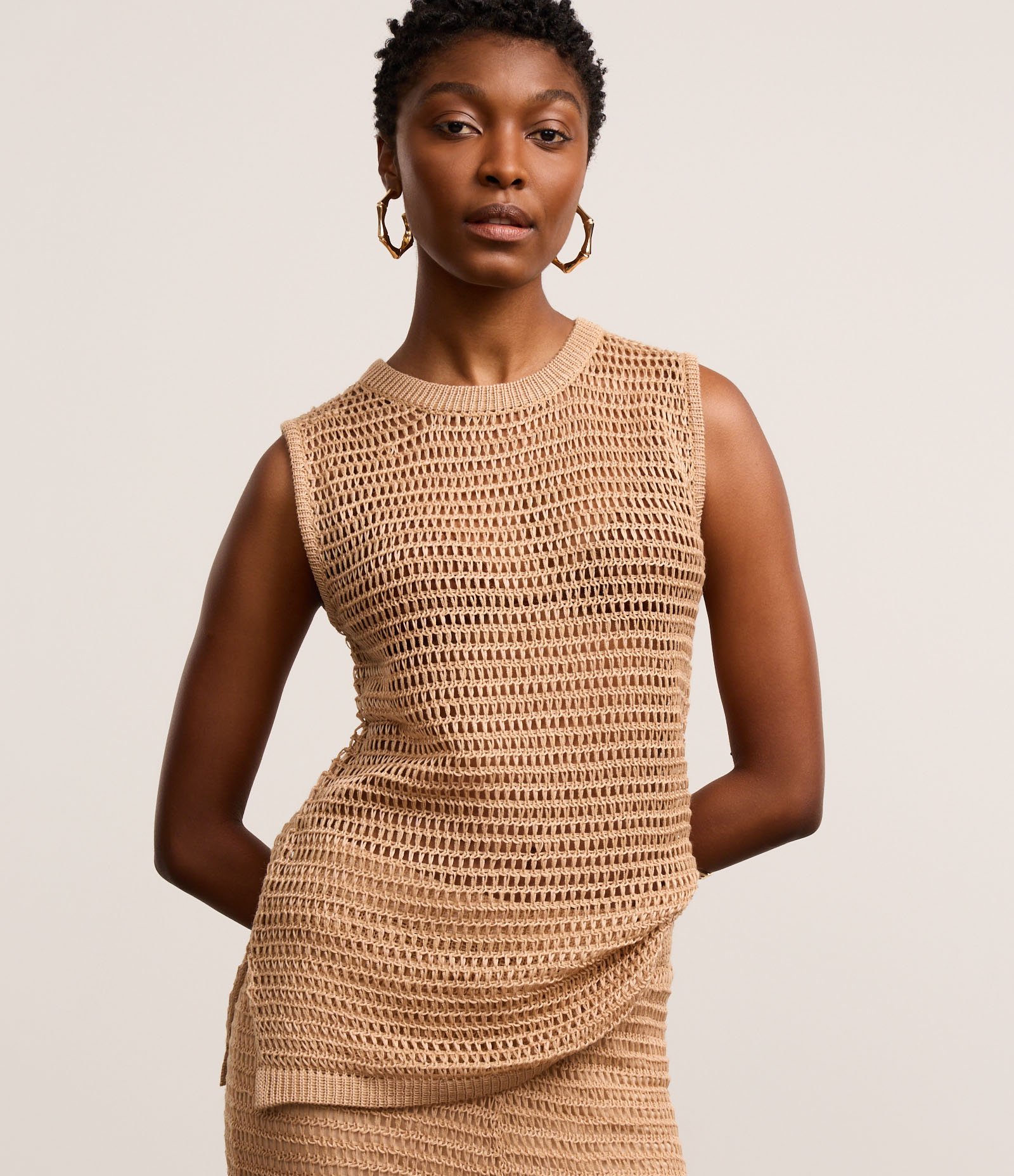 Blusa em Tricô com Ponto Vazado de Efeito Crochê Bege 2