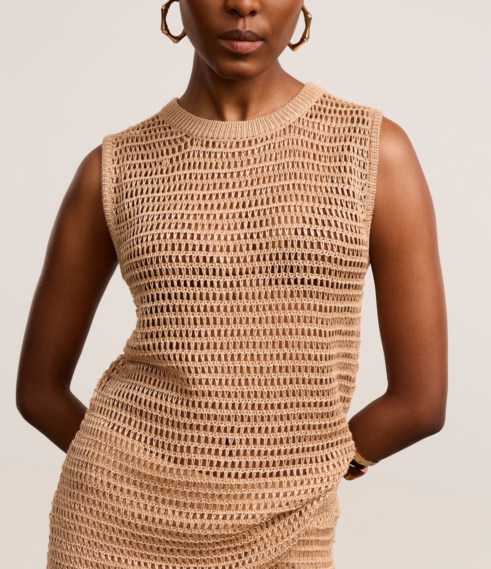 Blusa em Tricô com Ponto Vazado de Efeito Crochê Bege 5