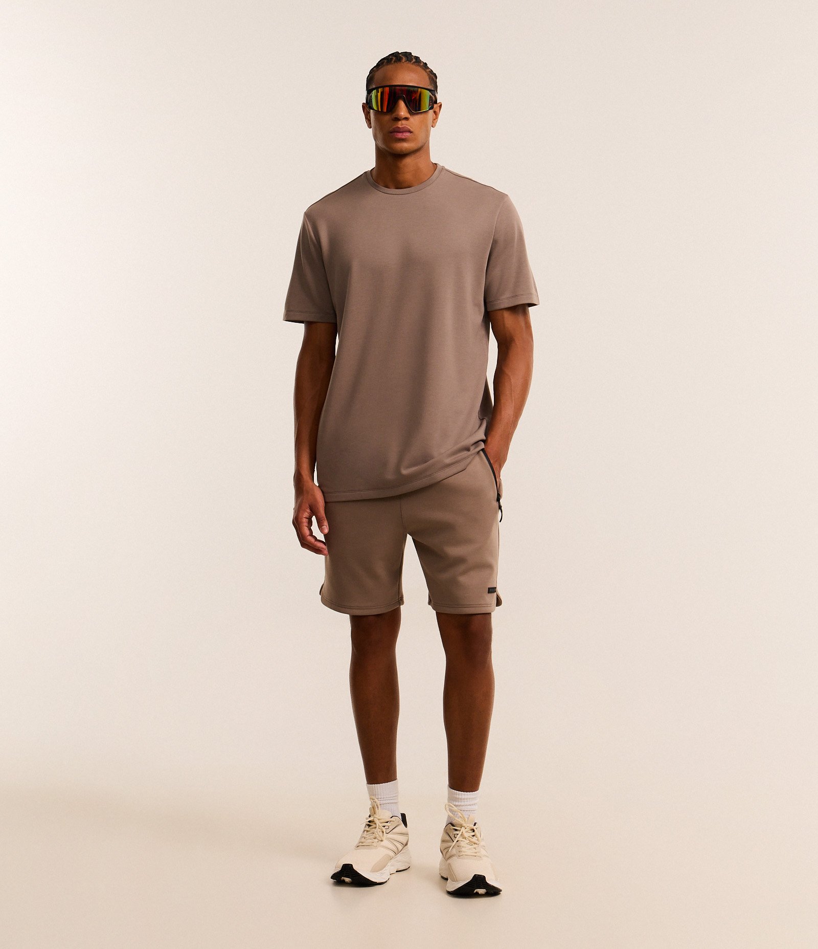 Camiseta Comfort Esportiva em Malha Tecnológica com Tecnologia Dry Marrom 2