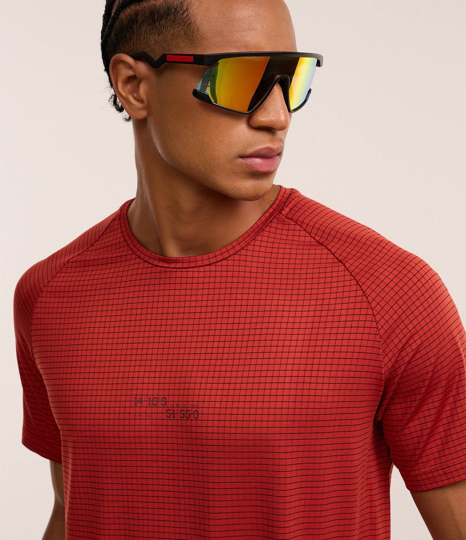 Camiseta Esportiva Regular com Estampa Quadriculada e Texturizada Vermelho 5