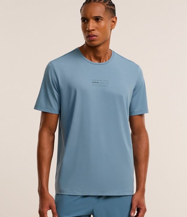 Camiseta Regular com Tecnologia Dry Estampa Localizada e Costas Respiráveis