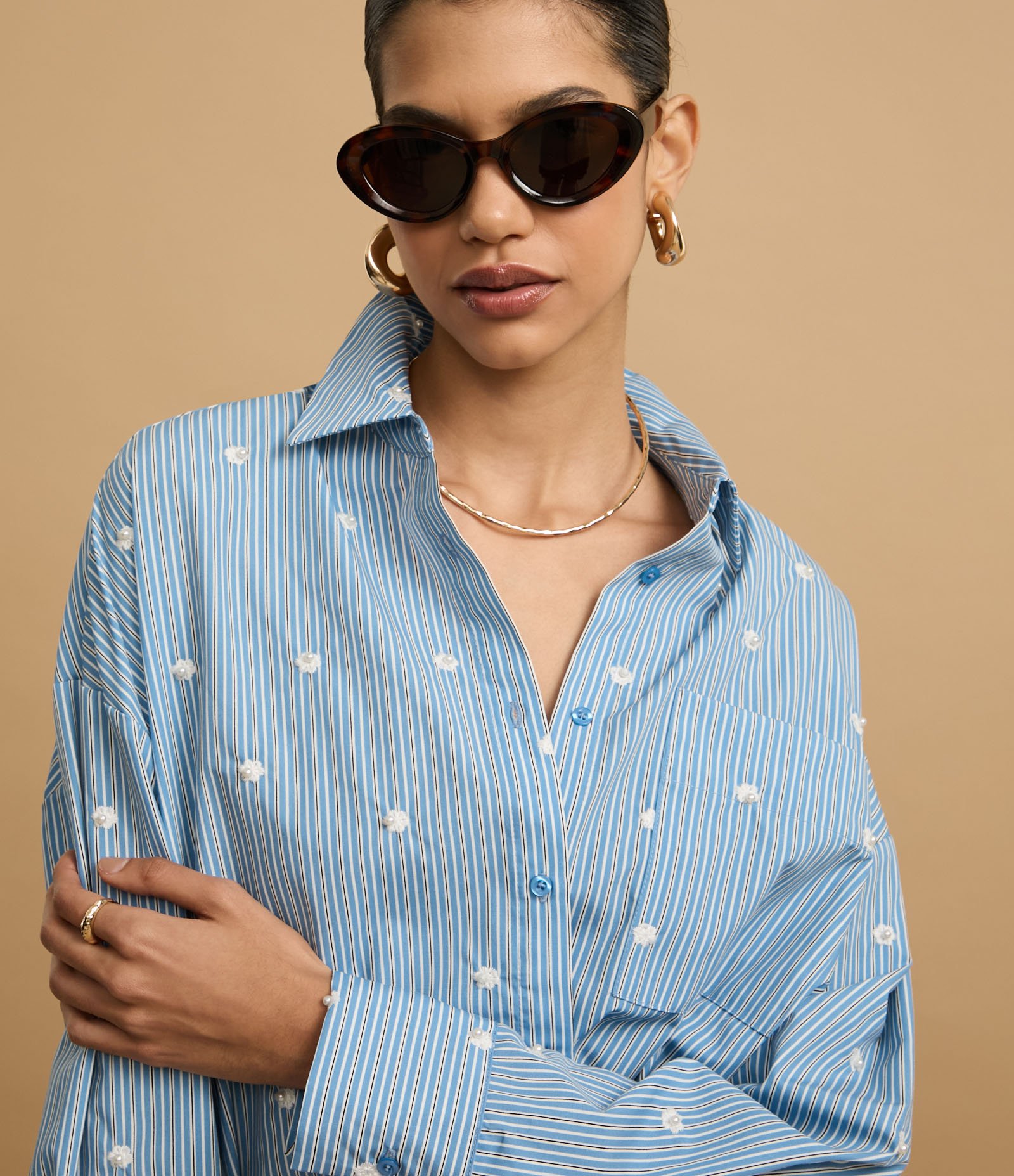 Camisa em Tricoline com Estampa Listras a Fio Tinto e Aplicação de Pérolas Azul 3