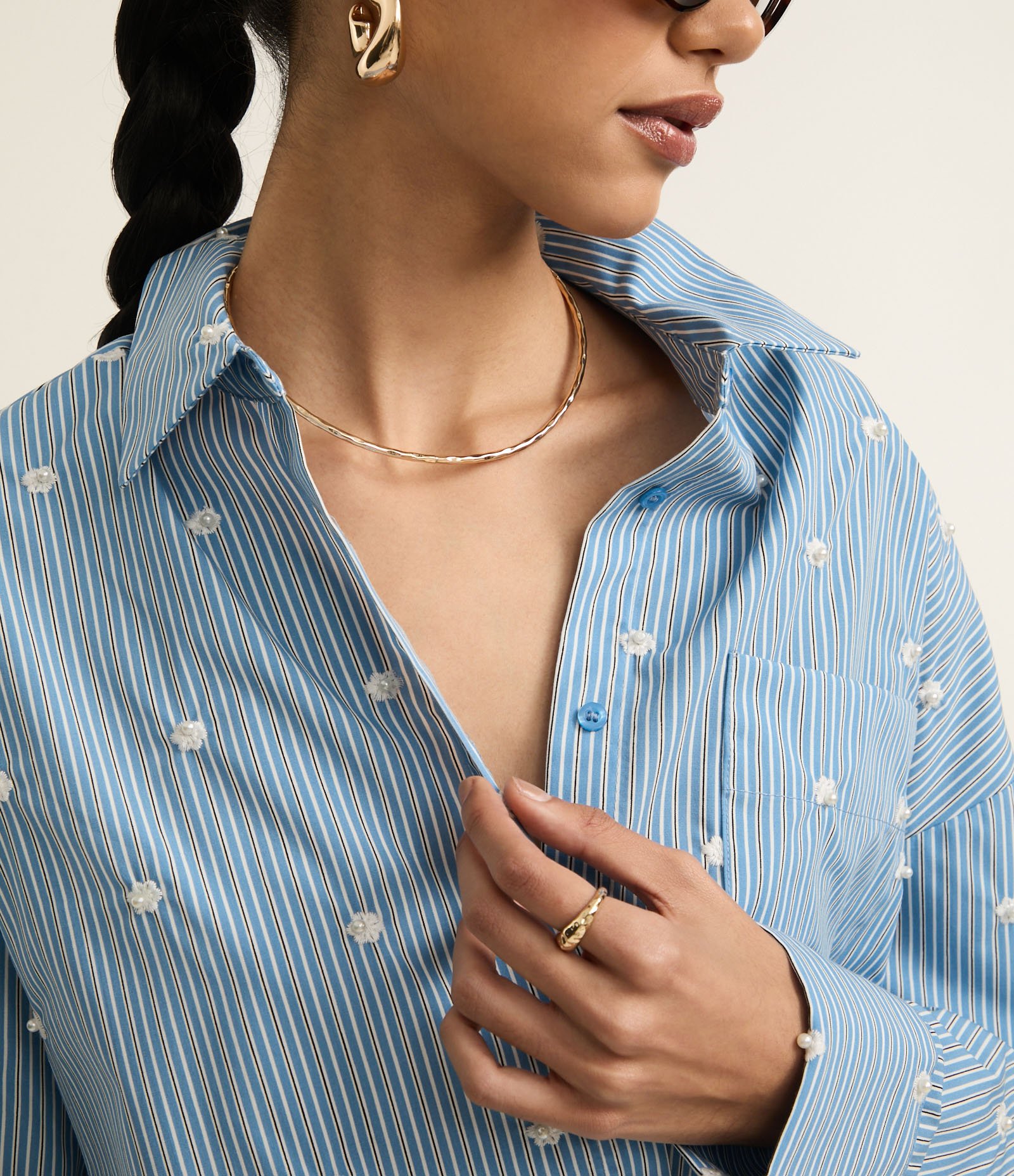 Camisa em Tricoline com Estampa Listras a Fio Tinto e Aplicação de Pérolas Azul 5