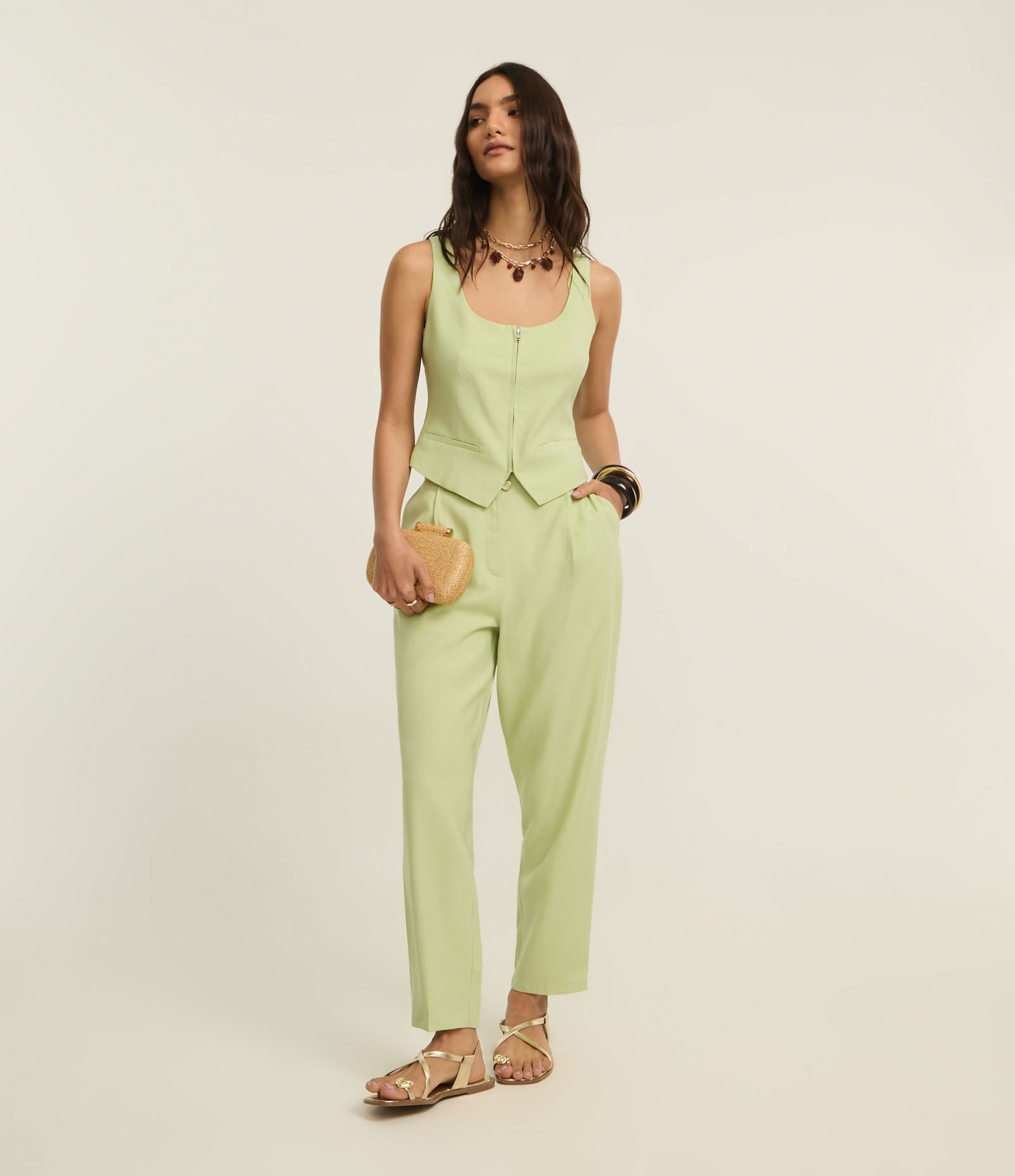 Colete Corset Alfaiatada com Decote U e Barra V Verde Claro 3