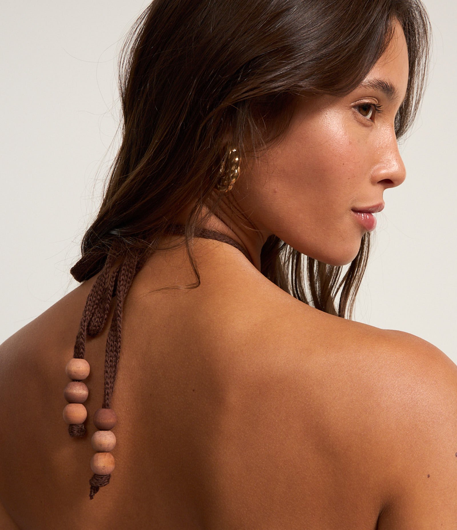 Vestido Long Midi em Tricô com Miçangas e Recortes Vazados Marrom 3