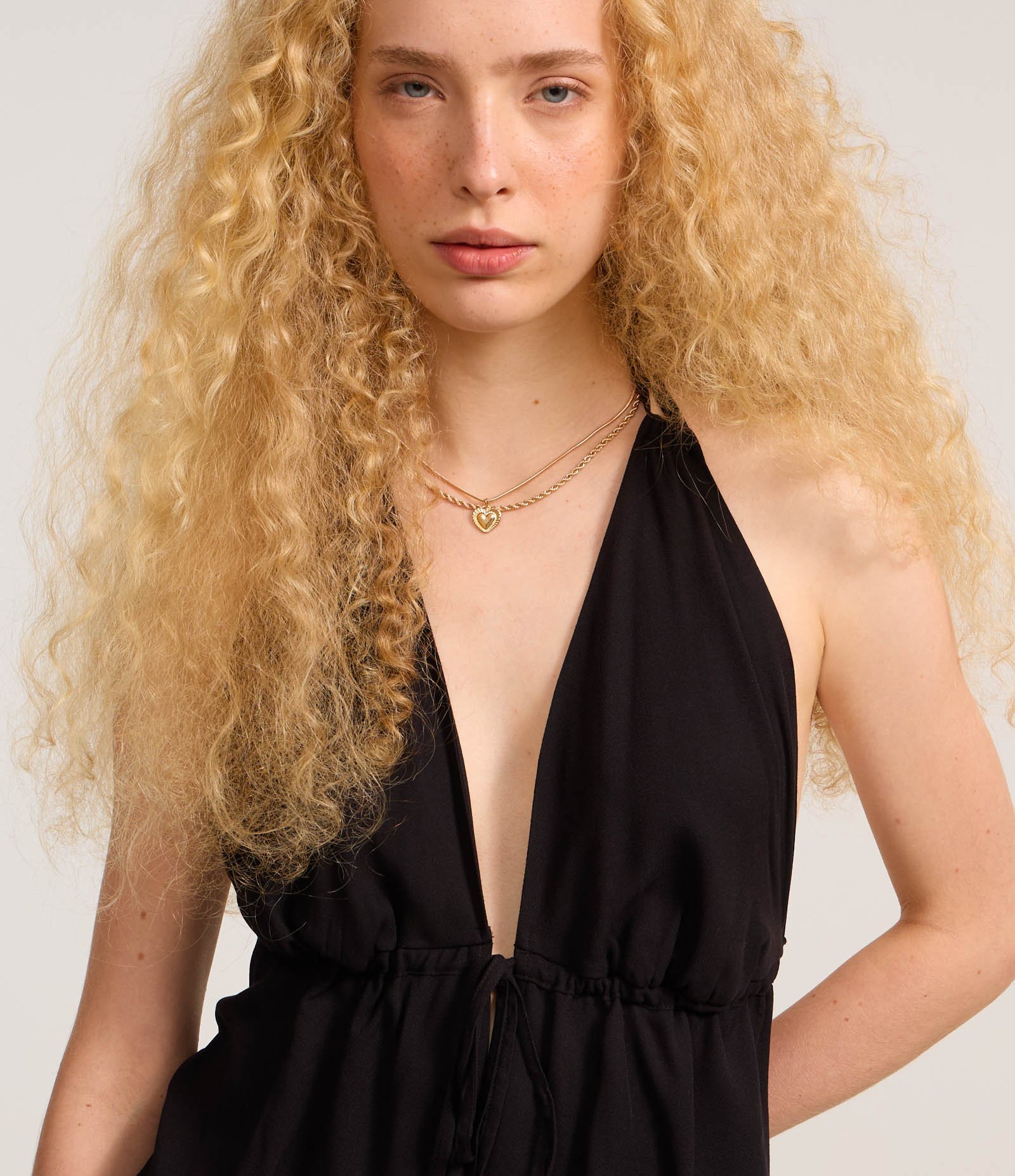 Blusa em Twill  Frente única com Amarração nas Costas Preto 4
