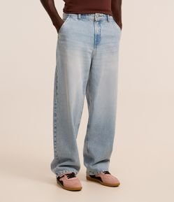 Calça Super Baggy em Jeans com Bolso Faca Frontal