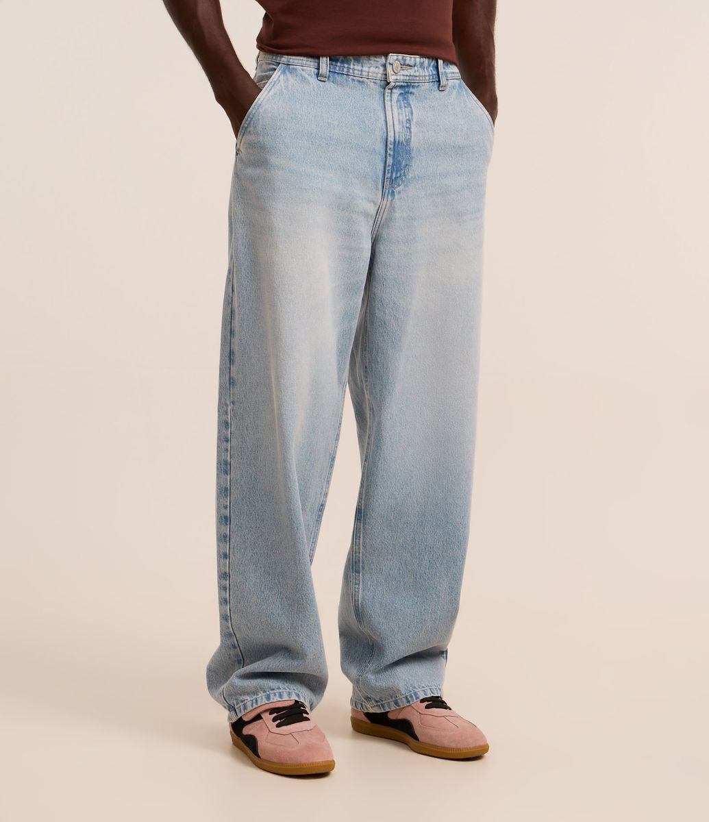 Calça Super Baggy em Jeans com Bolso Faca Frontal Azul Claro