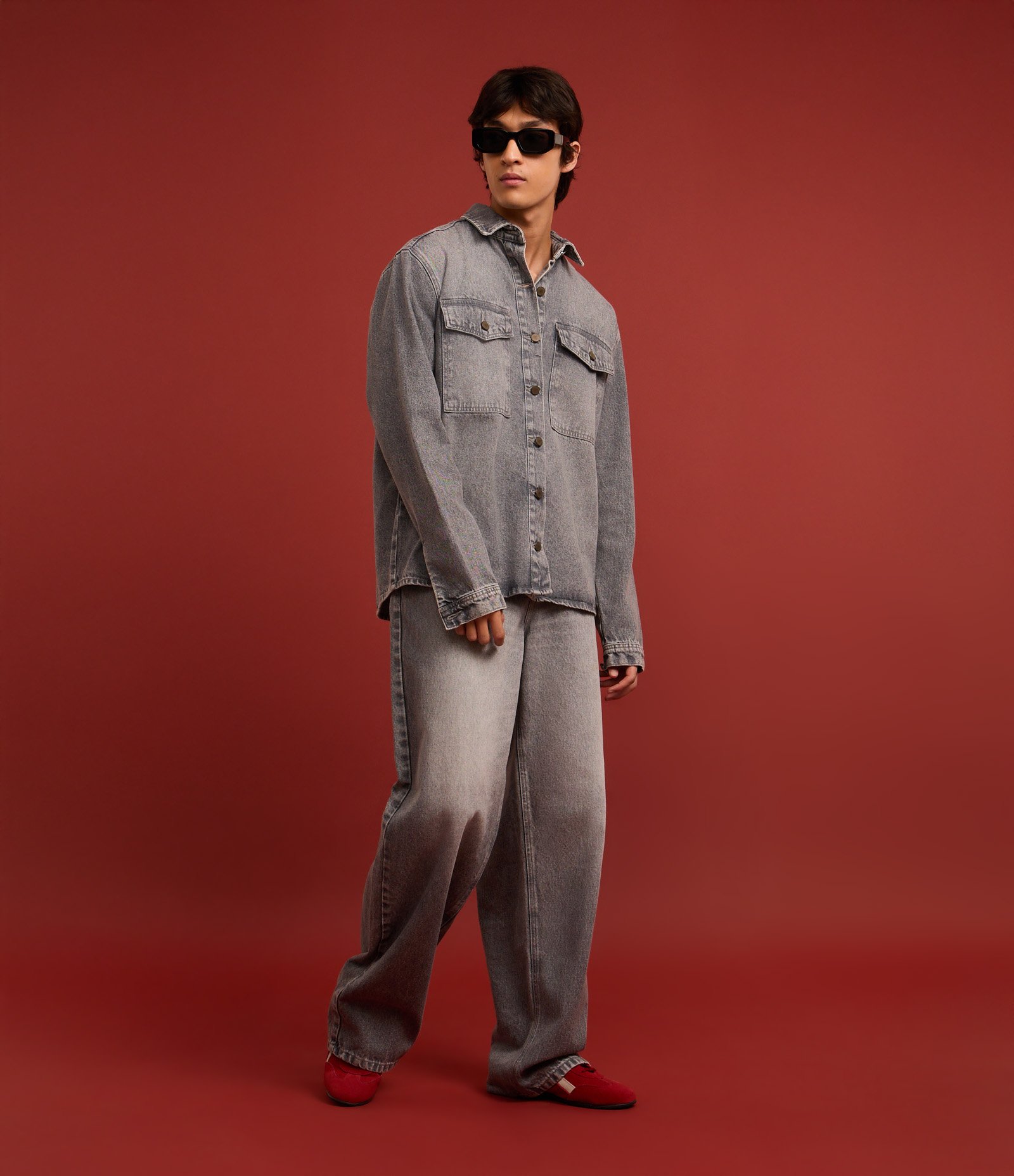 Calça Super Baggy em Jeans com Bolso Faca Frontal Cinza 3