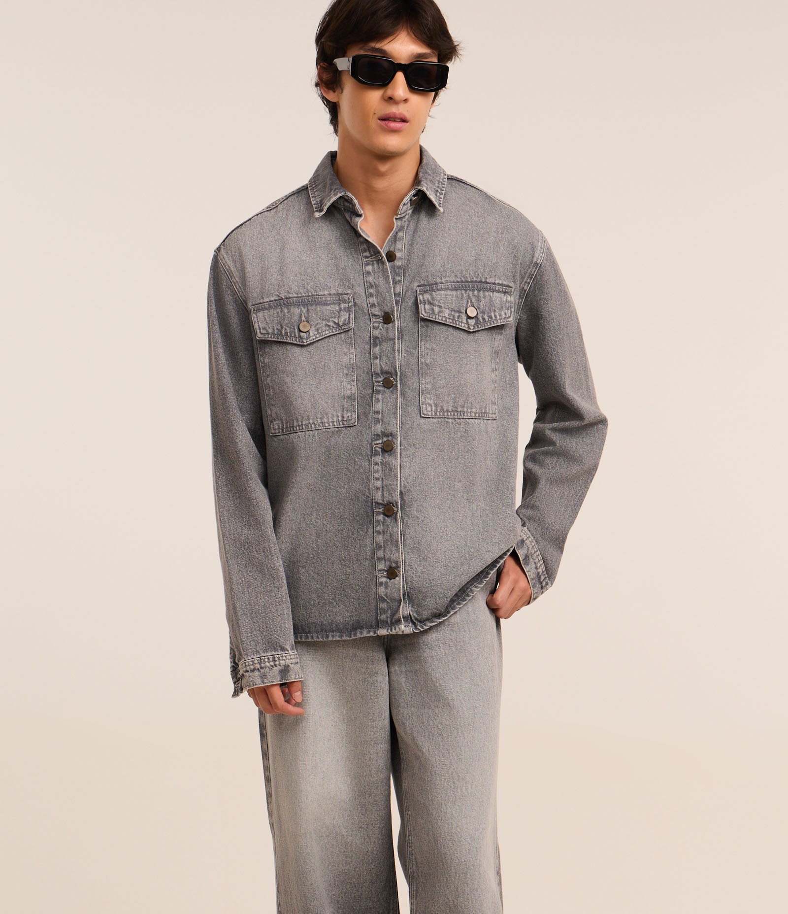 Calça Super Baggy em Jeans com Bolso Faca Frontal Cinza 5