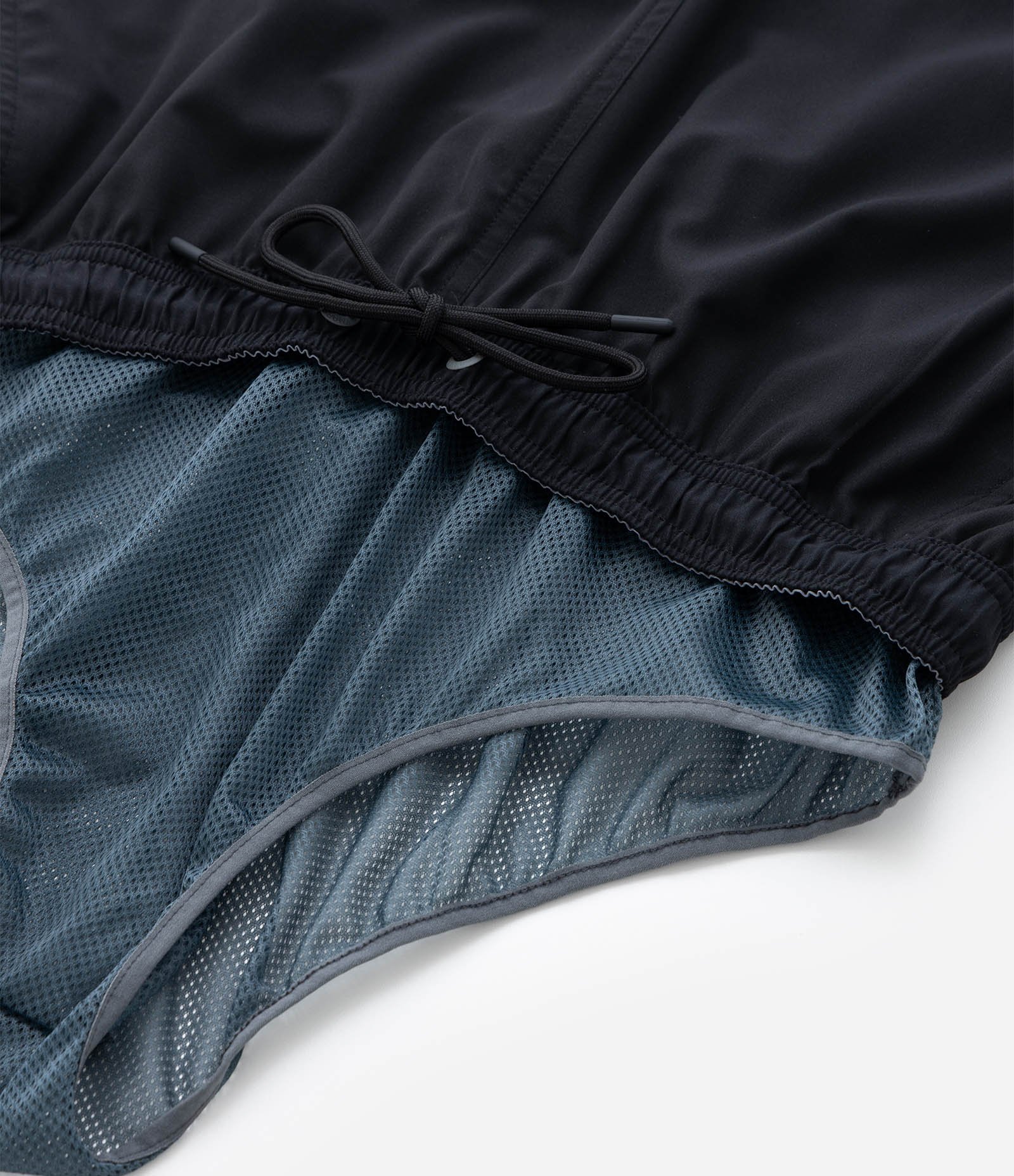 Bermuda Básica Lisa em Microfibra com Bolsos Preto 10