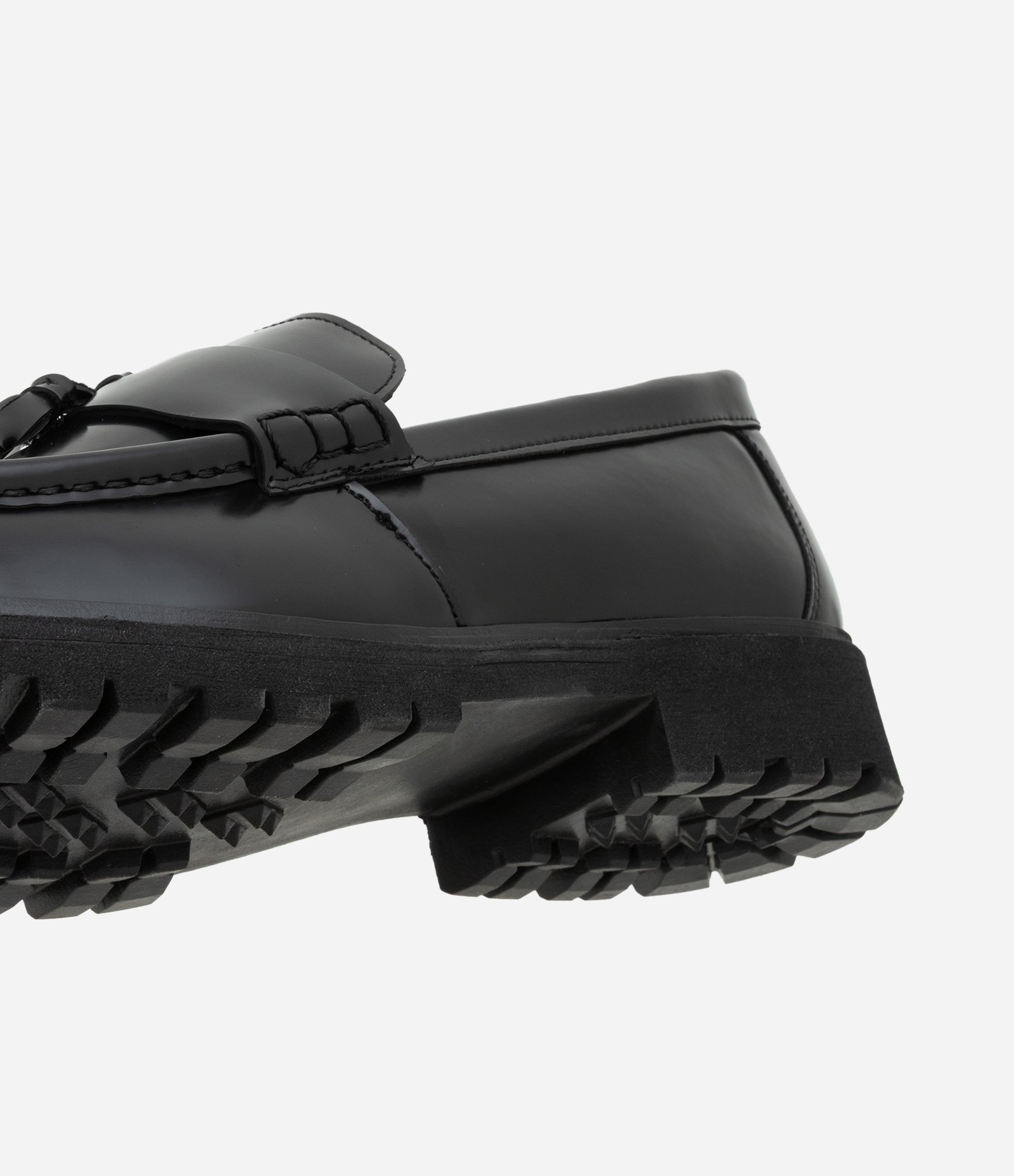 Sapato em Pu com Detalhe em Tecel Preto 4