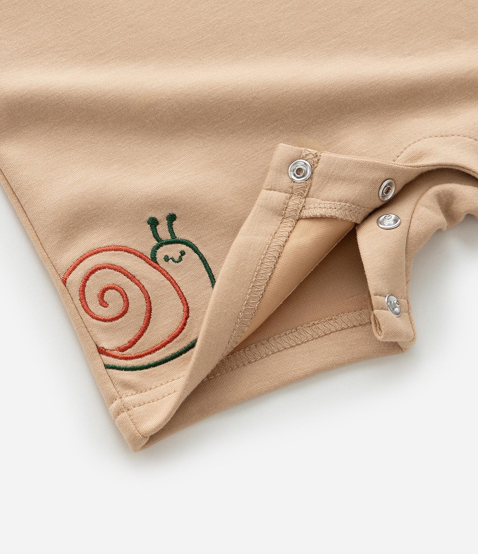 Jardineira Infantil com Bordado Dino e Cristas - Tam 3 a 18 meses Bege 9