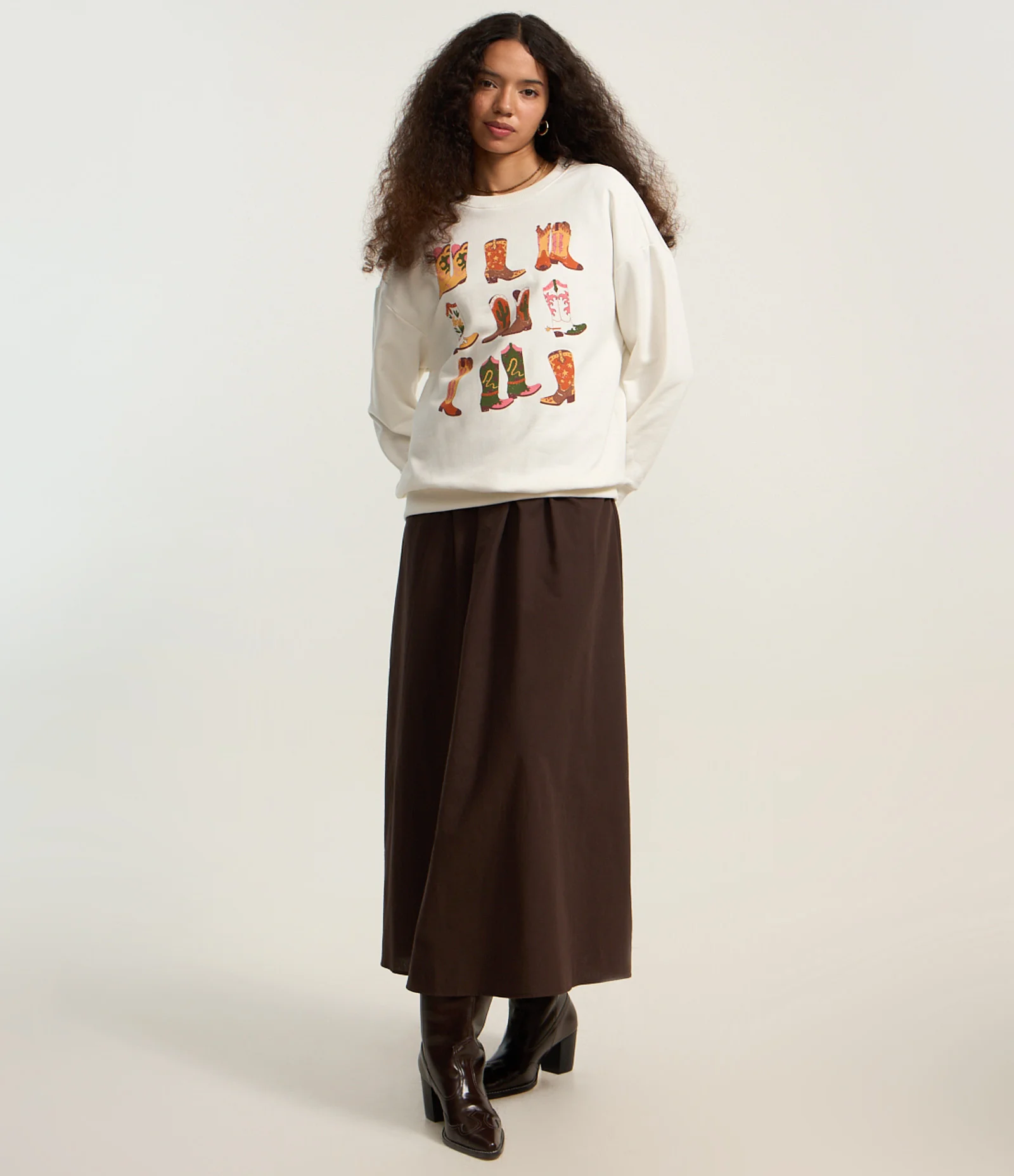 Moletom Over com Forro Fleece e Estampa Botinhas Cowgirls Branco 2