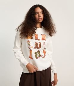 Moletom Over com Forro Fleece e Estampa Botinhas Cowgirls