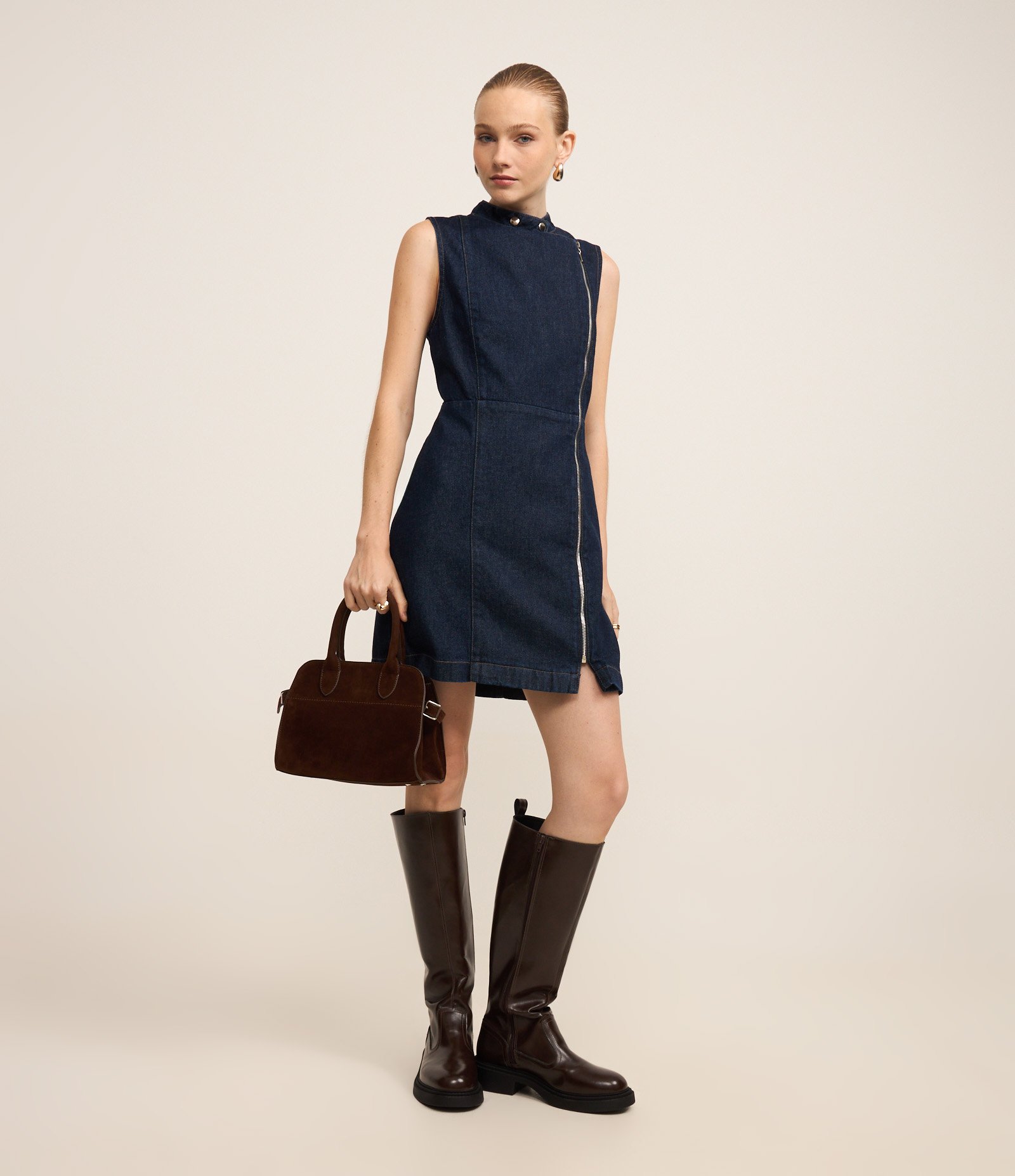 Vestido Curto em Jeans com Gola Biker e Zíper Frontal Azul Escuro 2