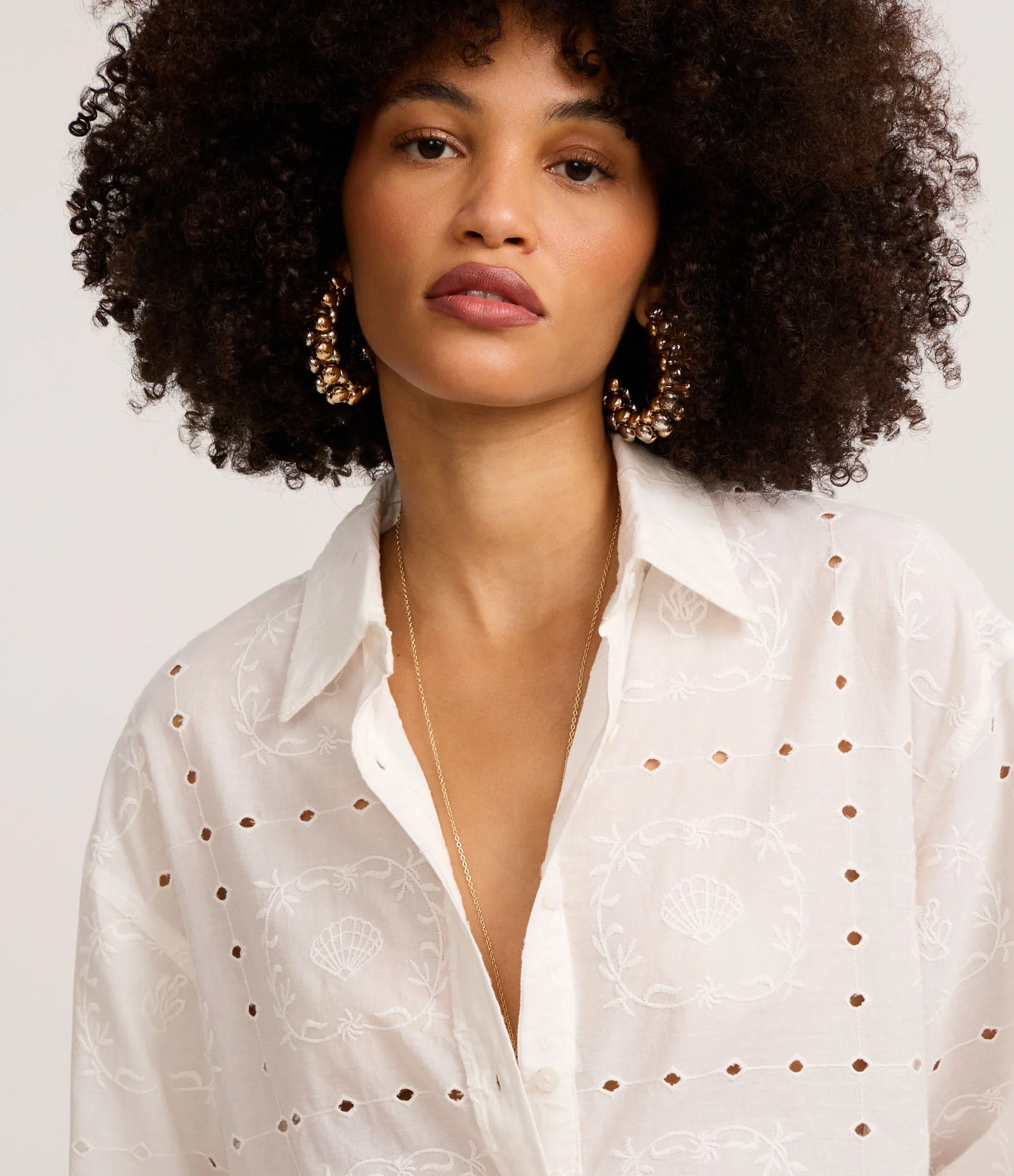 Camisa em Cambraia com Bordados e Vazados Off White 3