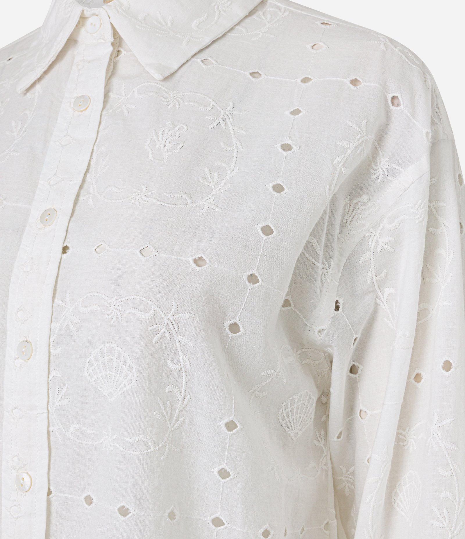 Camisa em Cambraia com Bordados e Vazados Off White 9