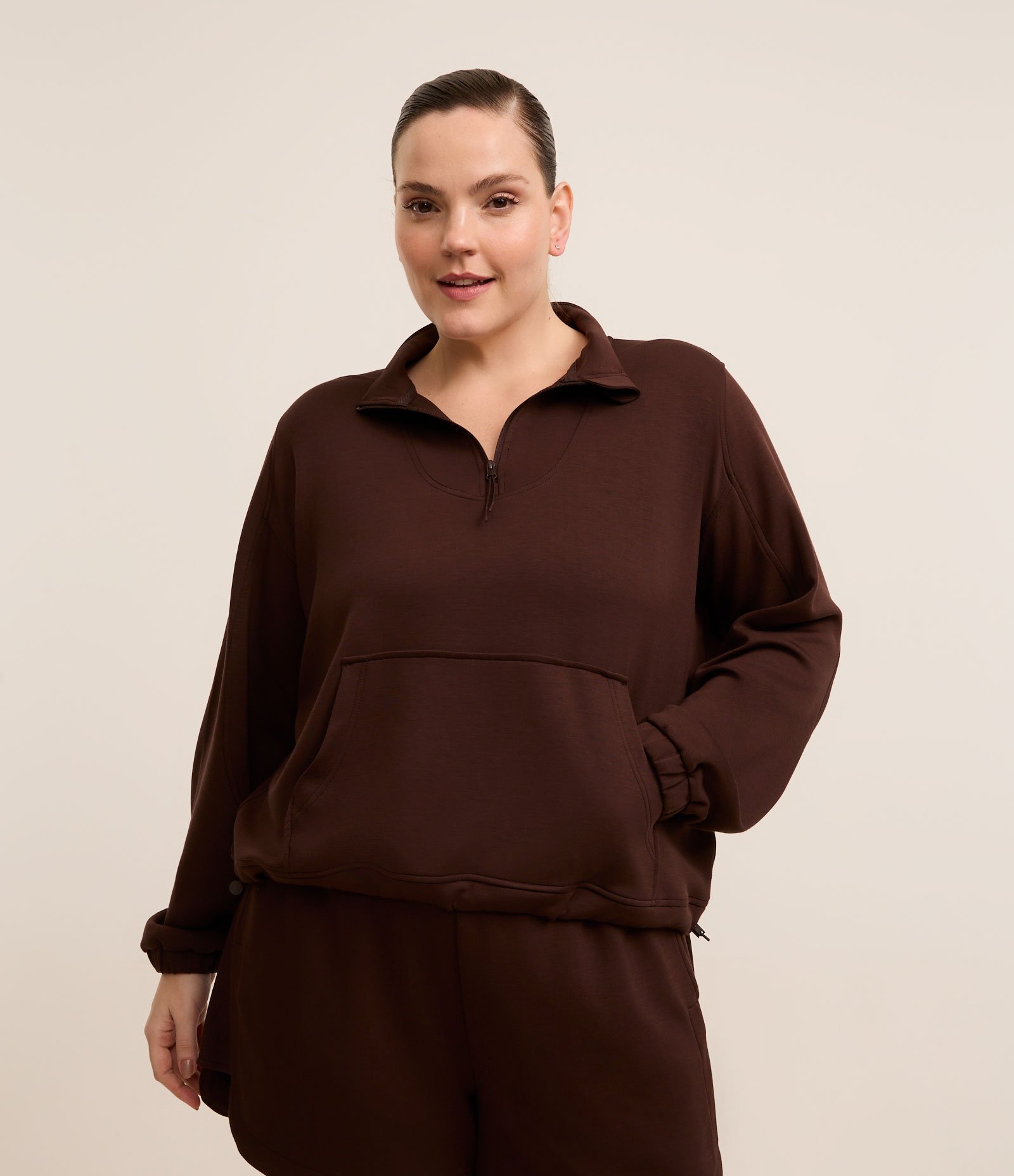 Jaqueta Fechada Esportiva com Regulador Lateral Curve & Plus Size Marrom 1