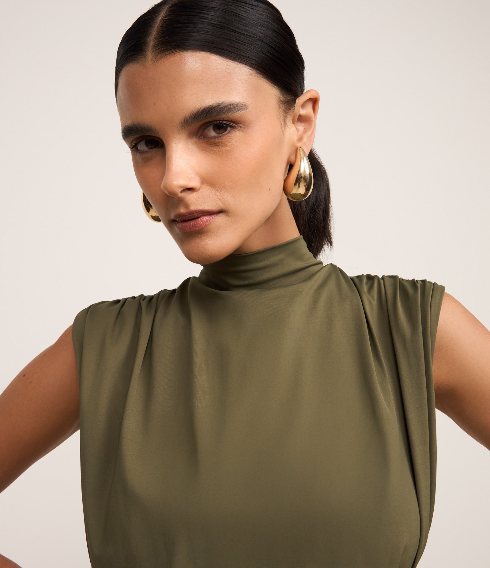 Vestido Longo em Helanca Cut Out com Costas Abertas Verde 3