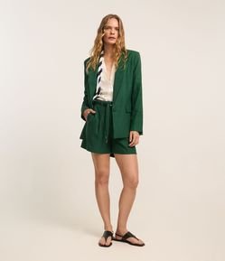 Short em Viscolinho com Cinto Corda e Fivela