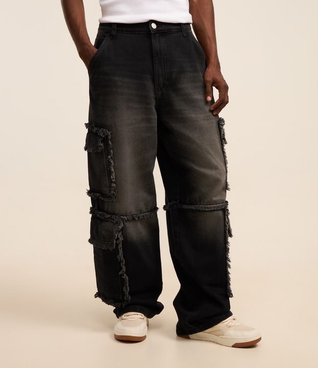 Calça Super Baggy em Jeans com Bolso Cargo e Puídos