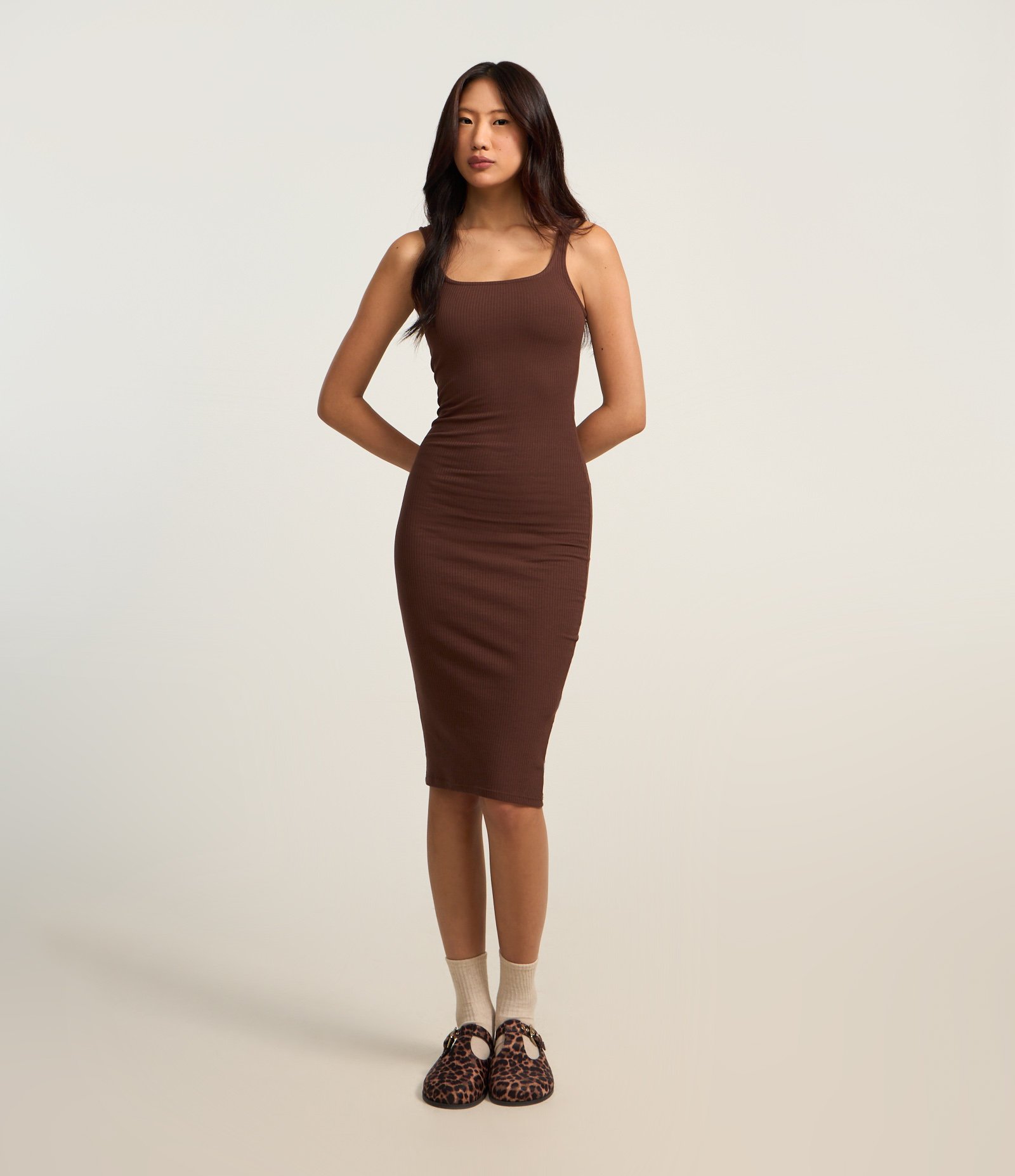 Vestido Midi Básico com Decote Quadrado 1