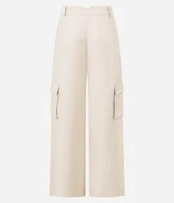 Calça Pantalona com Bolsos Cargo Laterais
