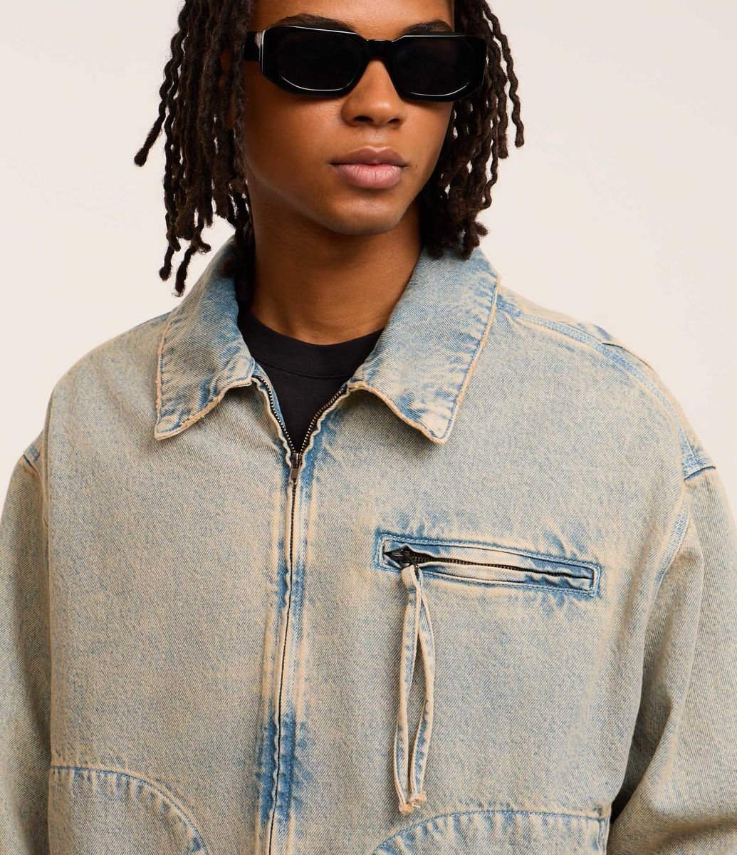 Jaqueta Overboxy em Jeans Dirty com Zíper Azul