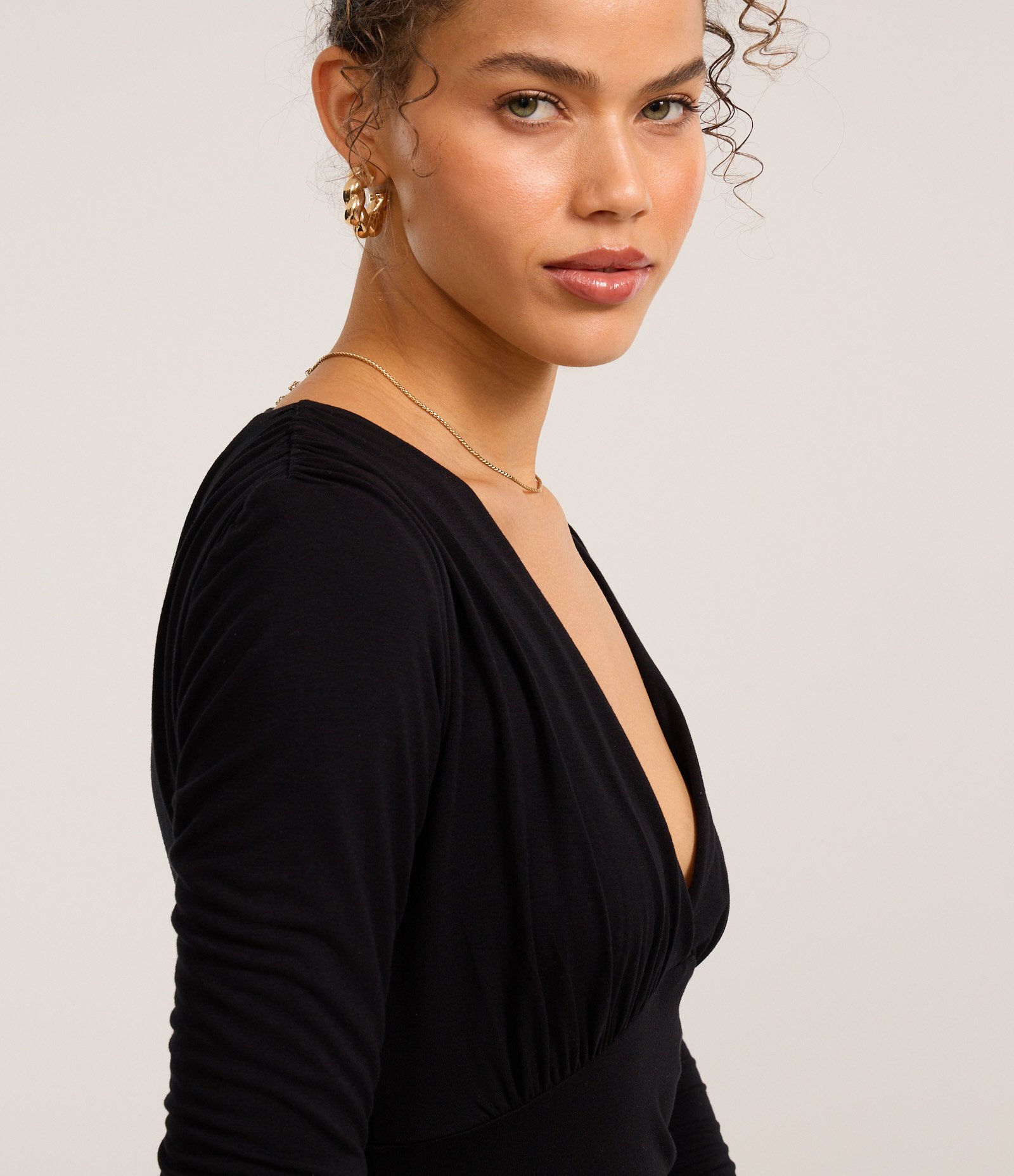 Vestido Long Midi em Viscose e Manga Longa Preto 3