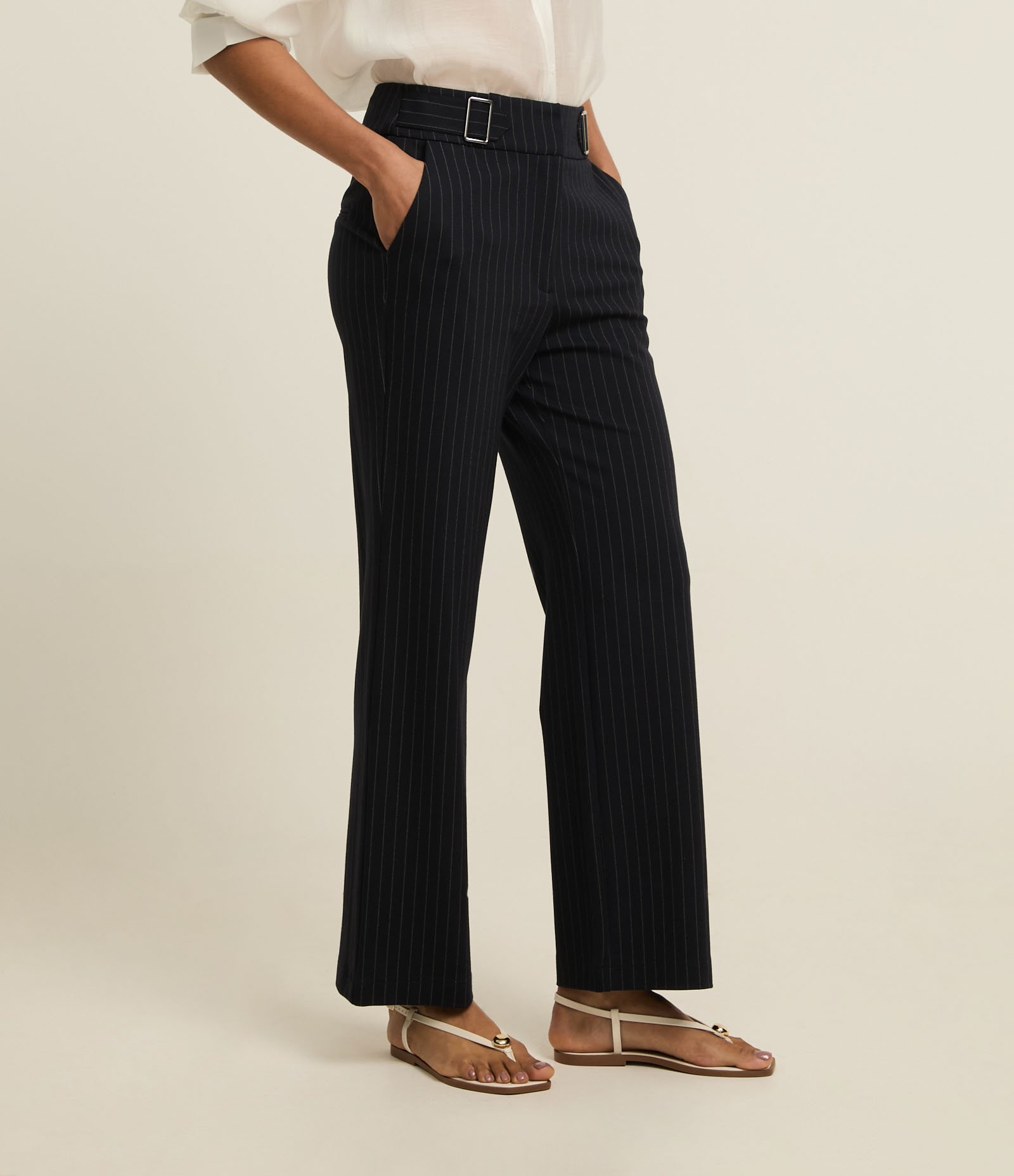 Calça Reta em Ponto Roma com Estampa Risca de Giz Azul 3