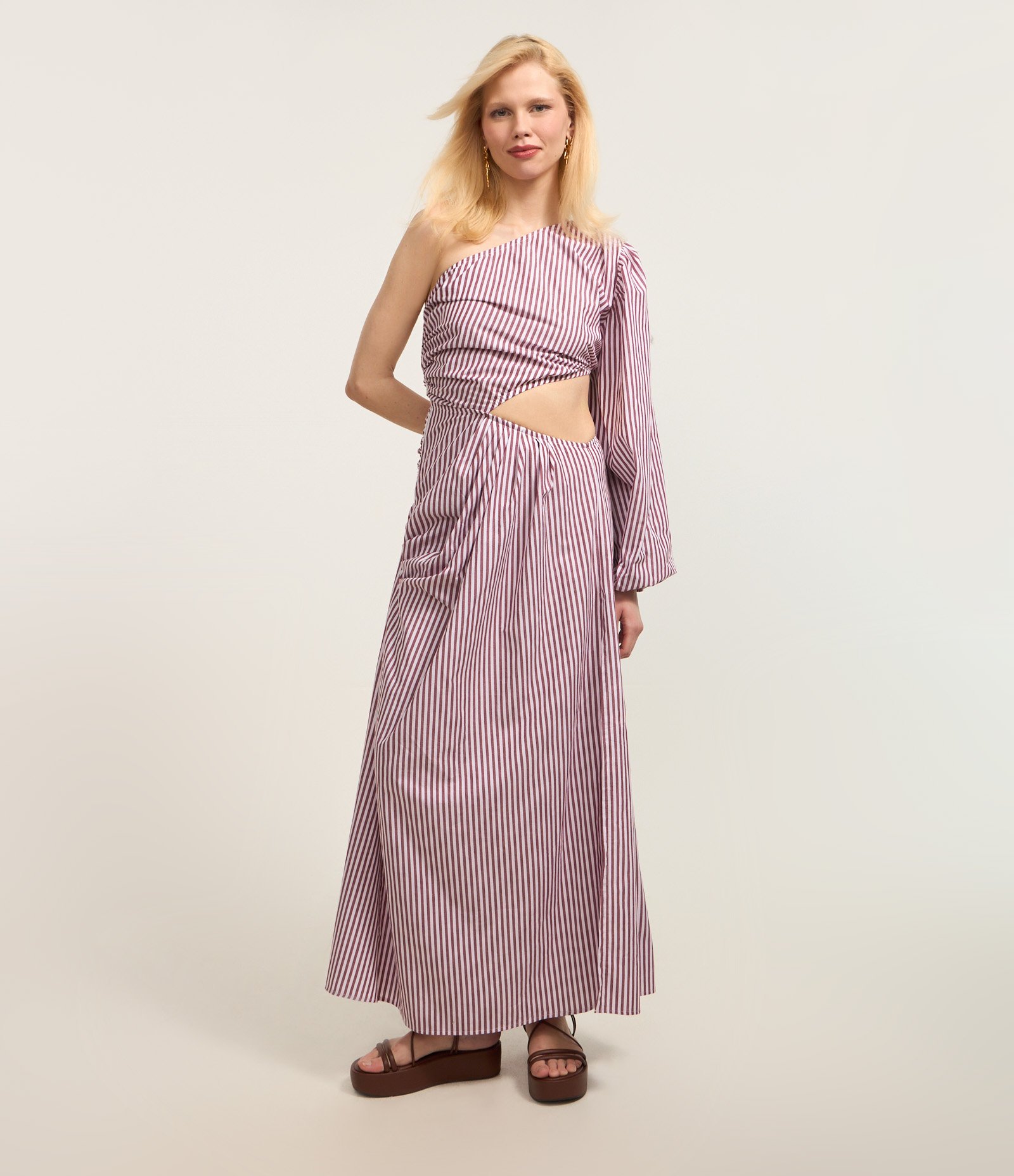 Vestido Evasê em Tricoline Listrado Cut Out com Fenda Bordô 1