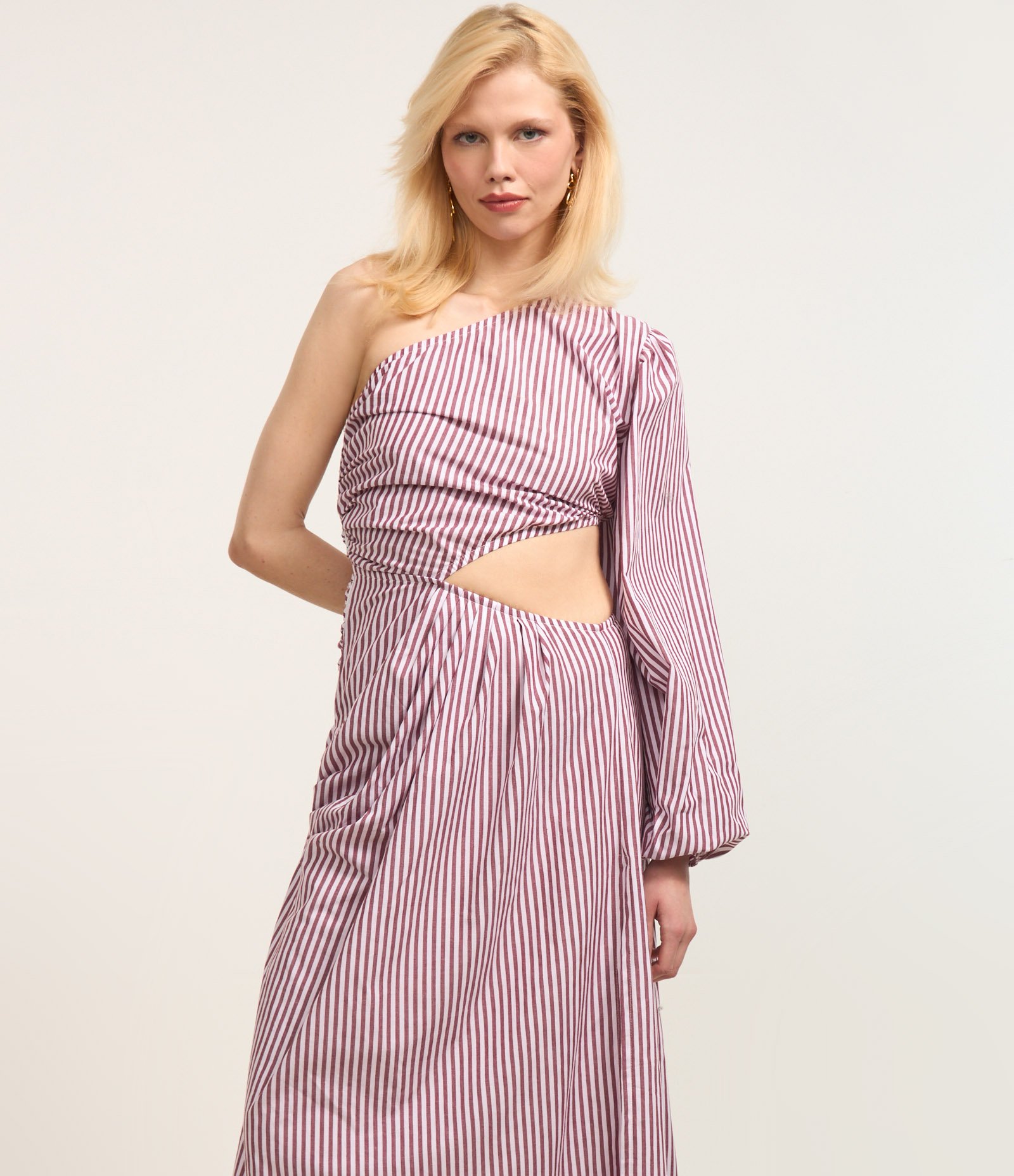 Vestido Evasê em Tricoline Listrado Cut Out com Fenda Bordô 2