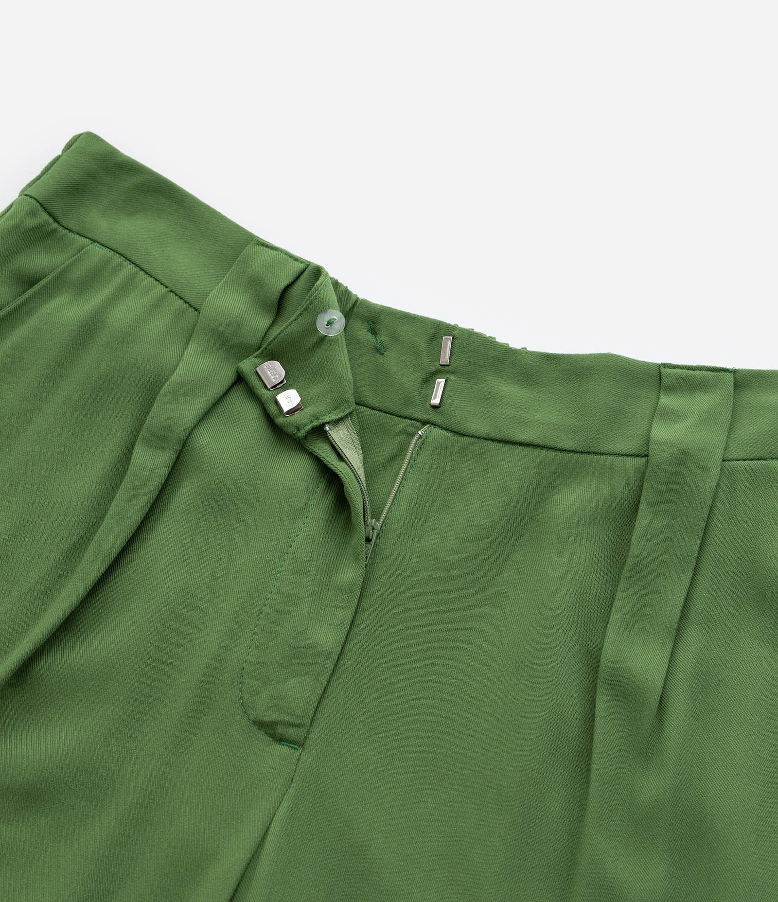 Calça Pantalona em Viscose com Pregas Curve & Plus Size Verde 8