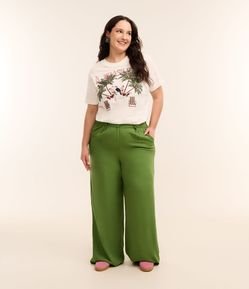 Calça Pantalona em Viscose com Pregas Curve & Plus Size