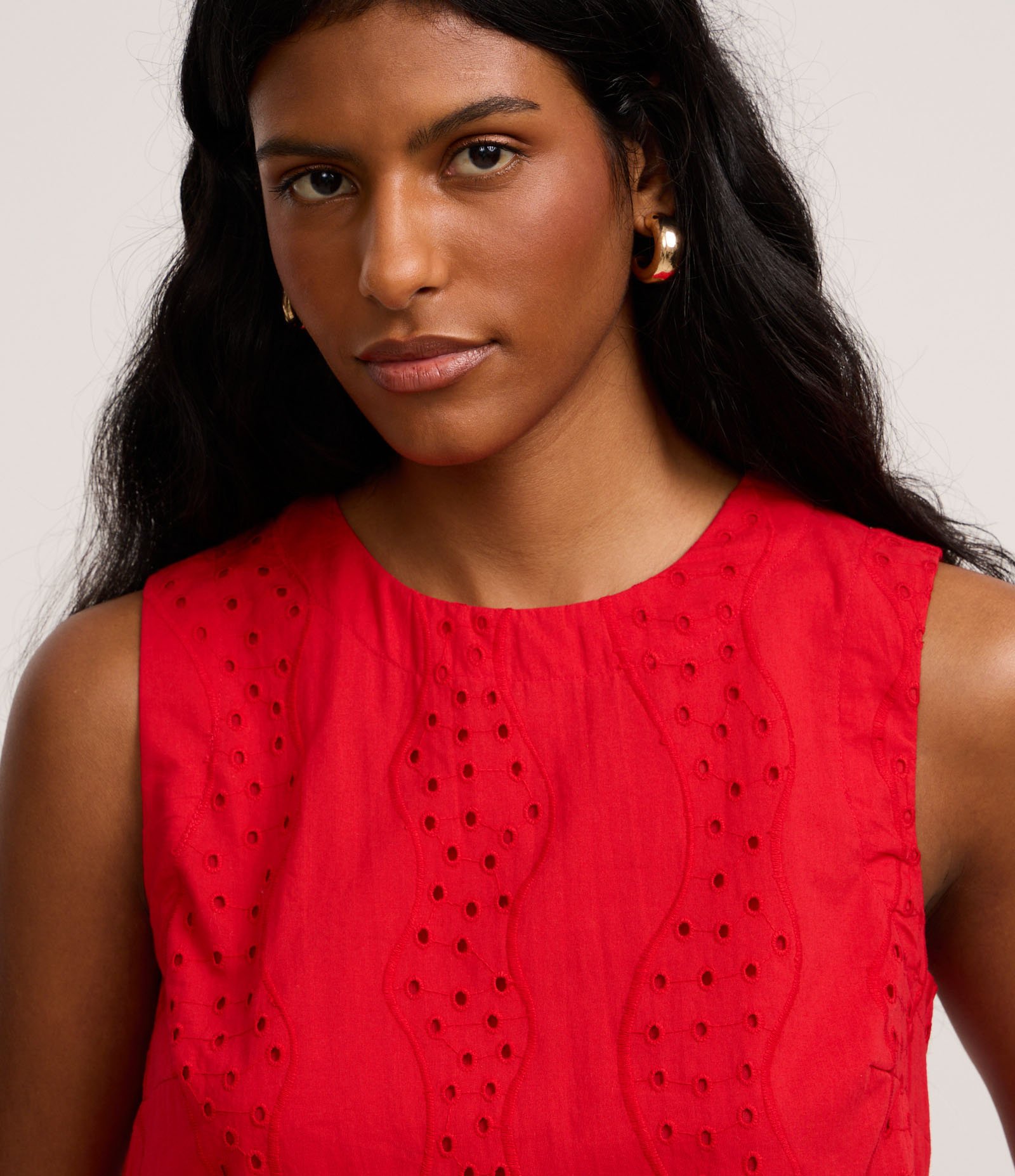 Blusa em Laise com Gola Redonda e Bordado Vazado Vermelho 3