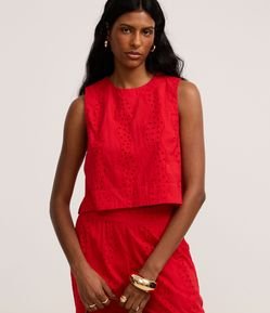 Blusa em Laise com Gola Redonda e Bordado Vazado