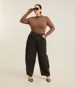 Calça Barrel em Jeans com Lavagem Dirty Curve & Plus Size